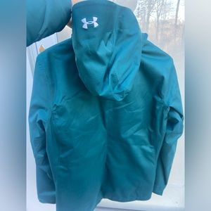 LIKE NEW Under armour women’s ski/snow jacket
